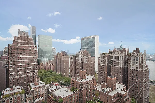 Sold by Bellmarc Realty | media 17