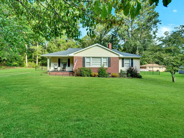 107 Forest Dr, Laurens, SC 29360