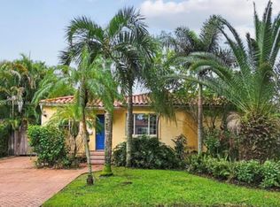 557 La Villa Dr, Miami Springs, FL 33166