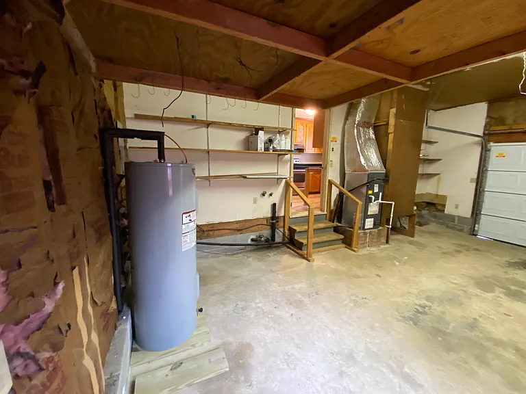 218 Mona Dr — Photo 31