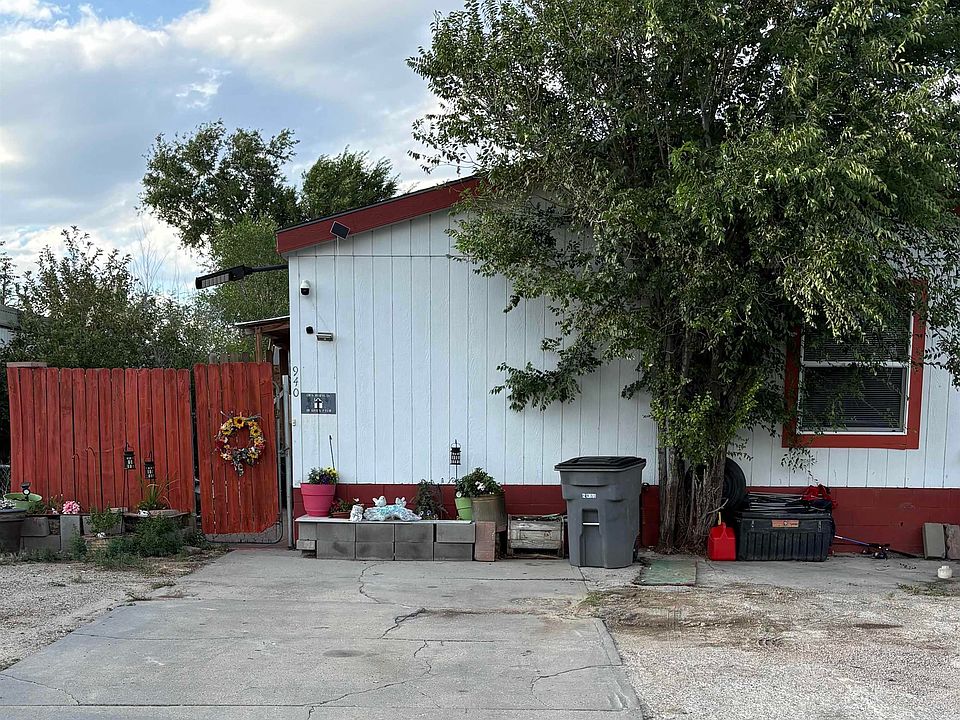 1st image of 940 Park Ln