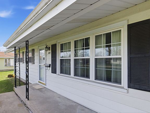 4th image of 223 Crescent Dr