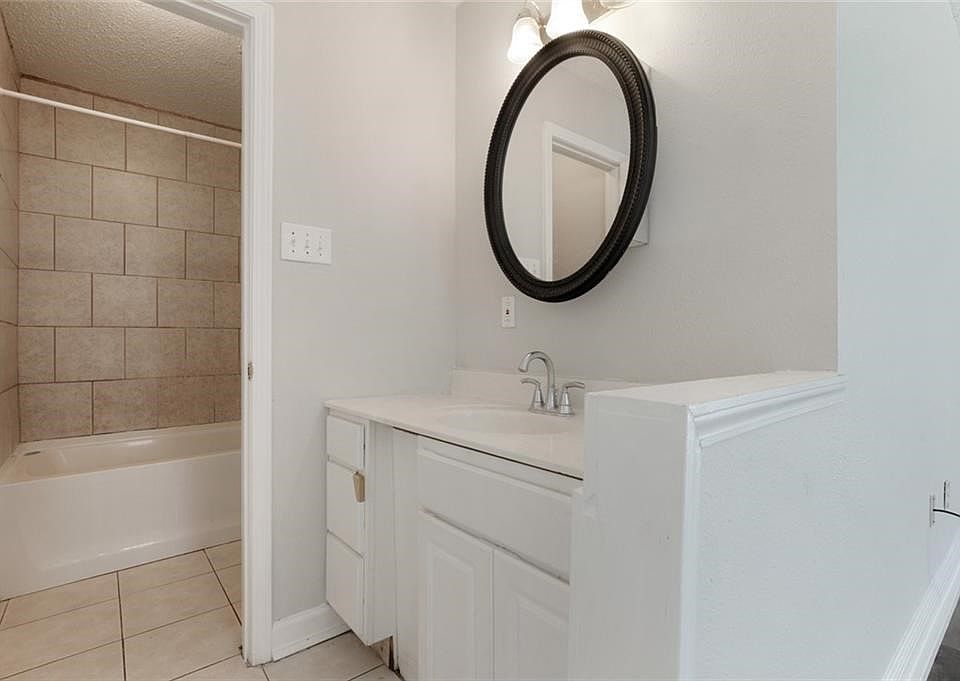 1st image of 7131 Pinebrook Dr