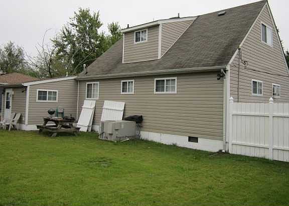 4th image of 4752 Deerfield Ln