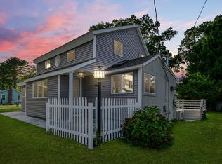 18 Mattapoisett Rd, Wareham, MA 02571