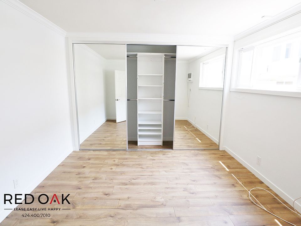 1st image of 14047 Moorpark St #3