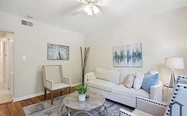 1723 Gales Pl NE — Photo 3