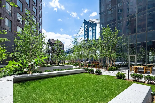 Sold by Extell Marketing Group | media 20