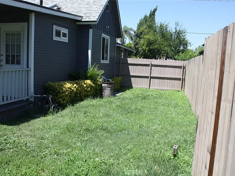 507 W State St — Photo 29