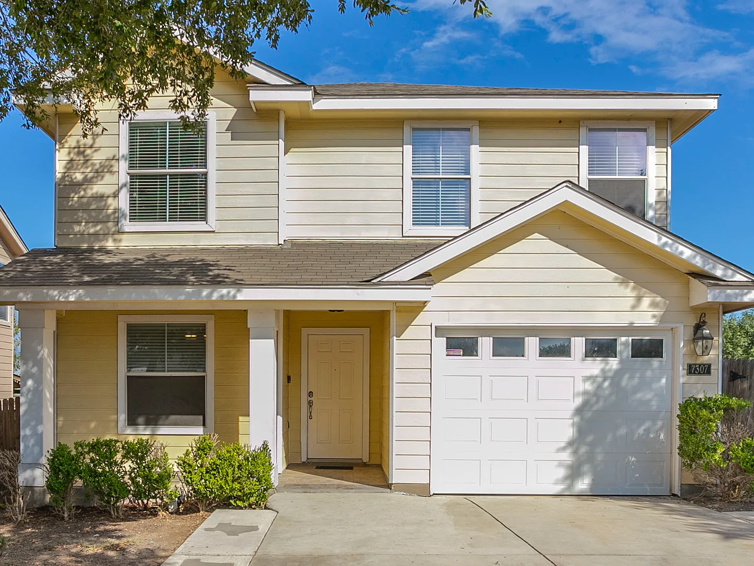 4 bed, 2.5 bath, 2056 sqft, $2,900 — Photo 1