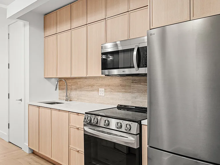 526 Baltic St #6D — Photo 1