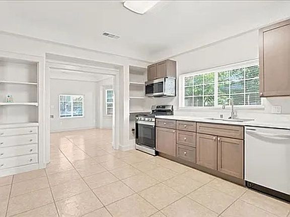 2nd image of 3123 San Rafael Ct
