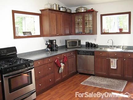 Kitchen
						:
						All stainless steel appliances.