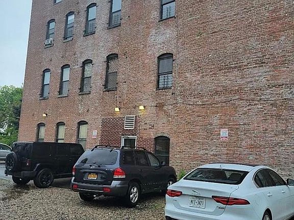 2nd image of 79 Broad St #1R