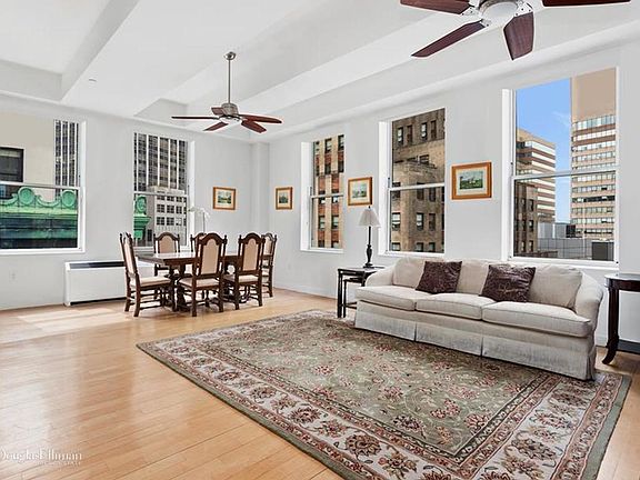 5th image of 15 Broad St APT 2320