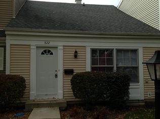 822 Lexington Cir, Hanover Park, IL 60133