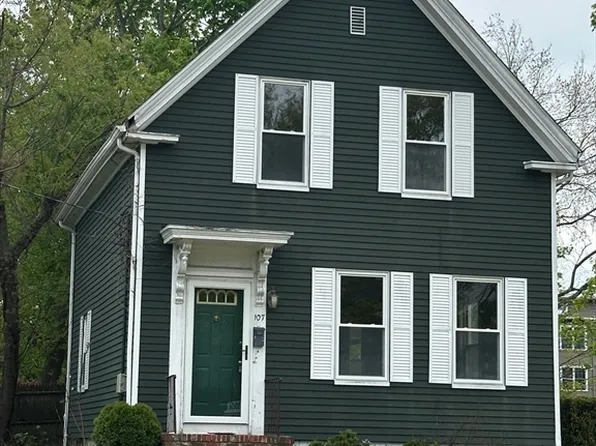 107 E Water St, Rockland, MA 02370