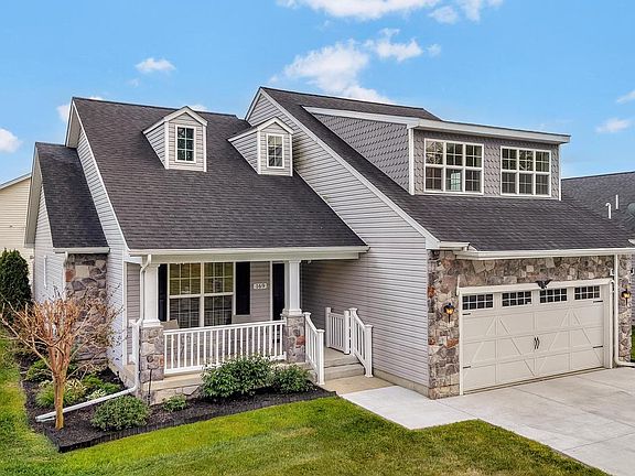 5th image of 169 Winding Carriage Ln