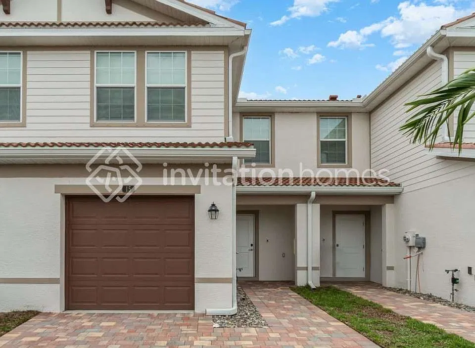 7153 Greenwood Park Cir #23