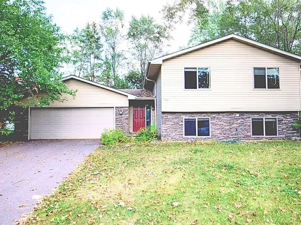 7425 Meadowwood Dr N, Brooklyn Park, MN 55444