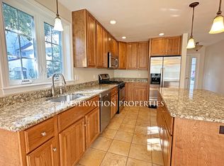27 Turner Ter #27, Newtonville, MA 02460