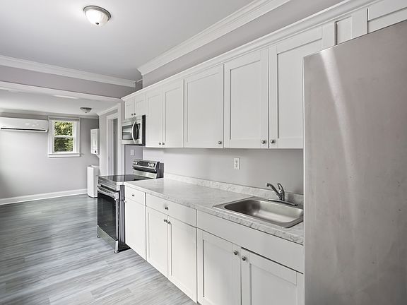 5th image of 130 Railroad St