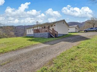 90 Brier Ridge Rd, Hinton, WV