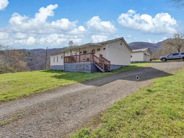 90 Brier Ridge Rd, Hinton, WV 25951