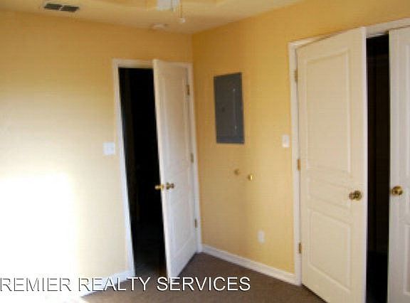 5th image of 1903 Maria Isabel Dr APT B