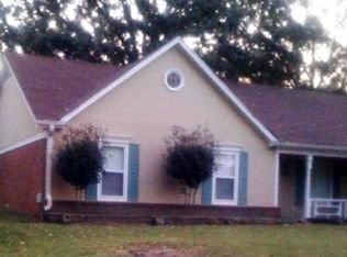6919 N Hedgewall Cir, Memphis, TN 38141
