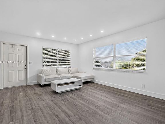 4th image of 2100 Diana Dr APT 310