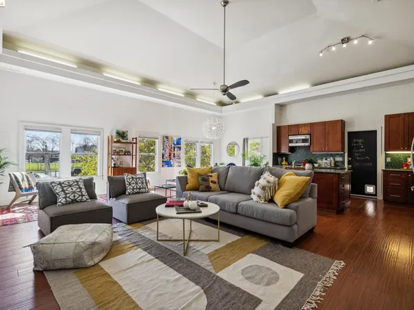 1430 32nd St APT 3, Emeryville, CA 94608