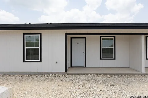 1010 County Road 4516 Photo 1