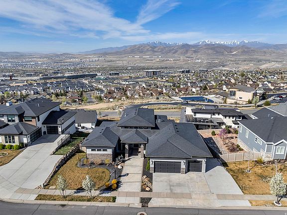4th image of 4379 N Ridge View Way