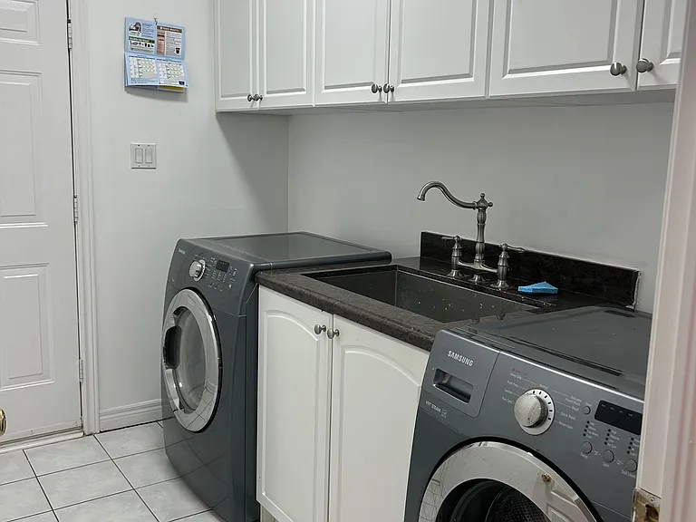 35 Gemini Cres — Photo 29