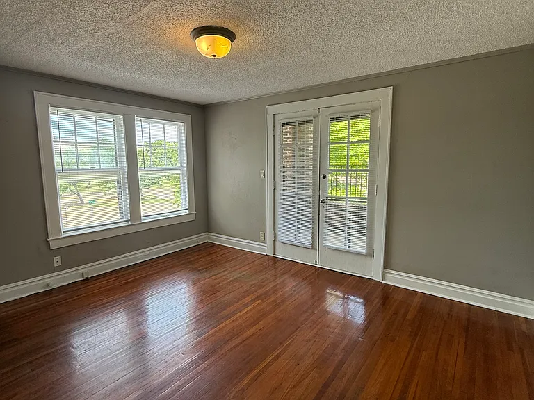 1308 S Carthage Ave #4 — Photo 3