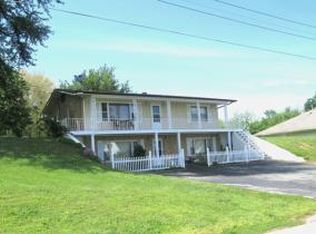 1407 Santa Fe Trl, Boonville, MO 65233