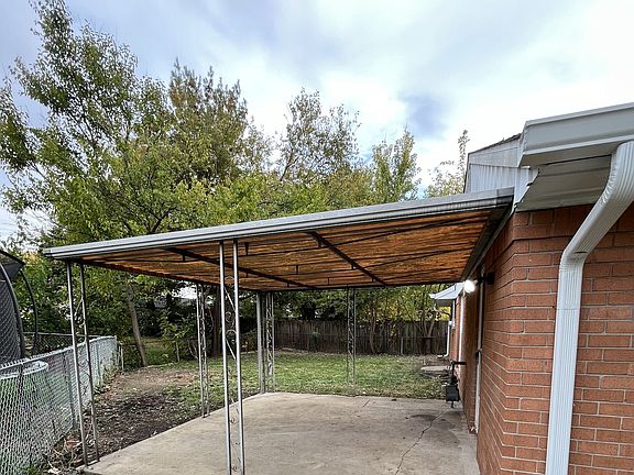4th image of 3719 Celtic Dr