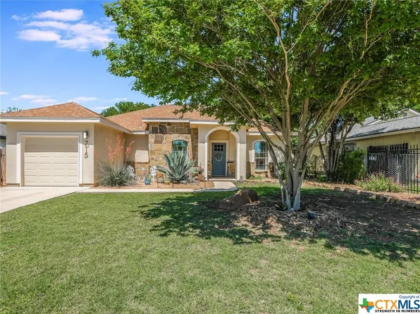 715 Sturgeon St, San Marcos, TX 78666