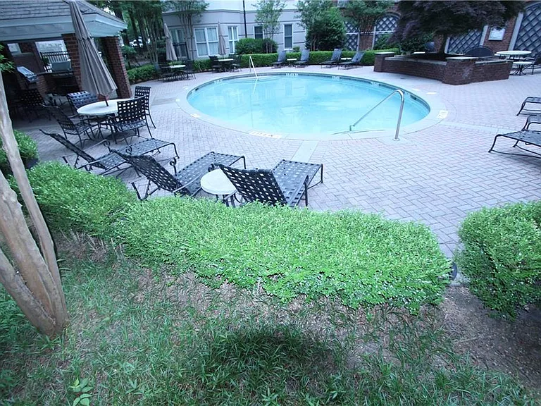 11 Perimeter Ctr E #2304 — Photo 38