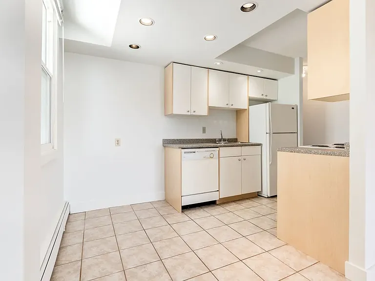 604 14th Ave SW — Photo 9