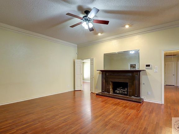 3rd image of 5702 Stoneridge Dr