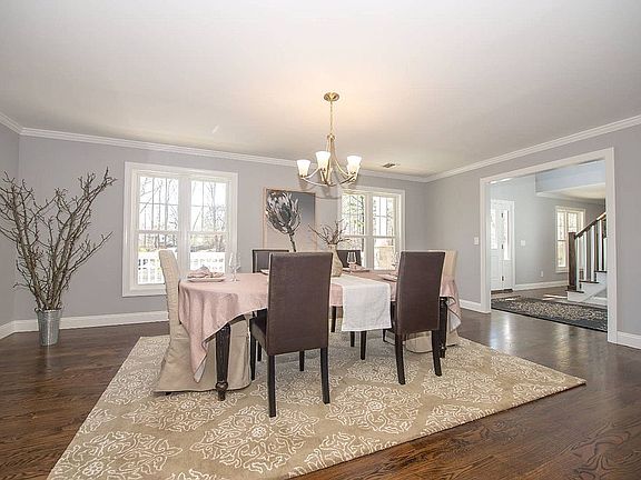 3rd image of 263 Helme Ave