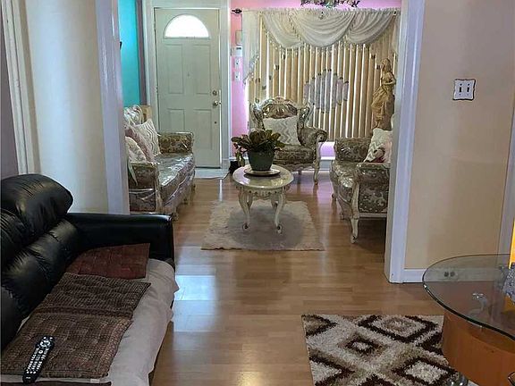 3rd image of 13317 Crossbay Blvd