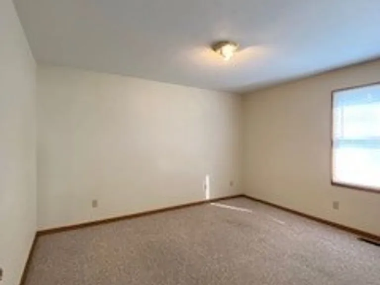 212 Stonewall Ct — Photo 7