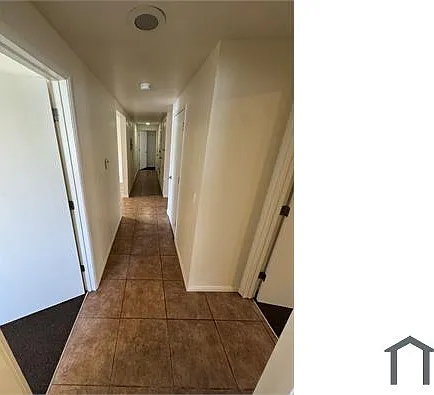 9004 S San Pedro St — Photo 10