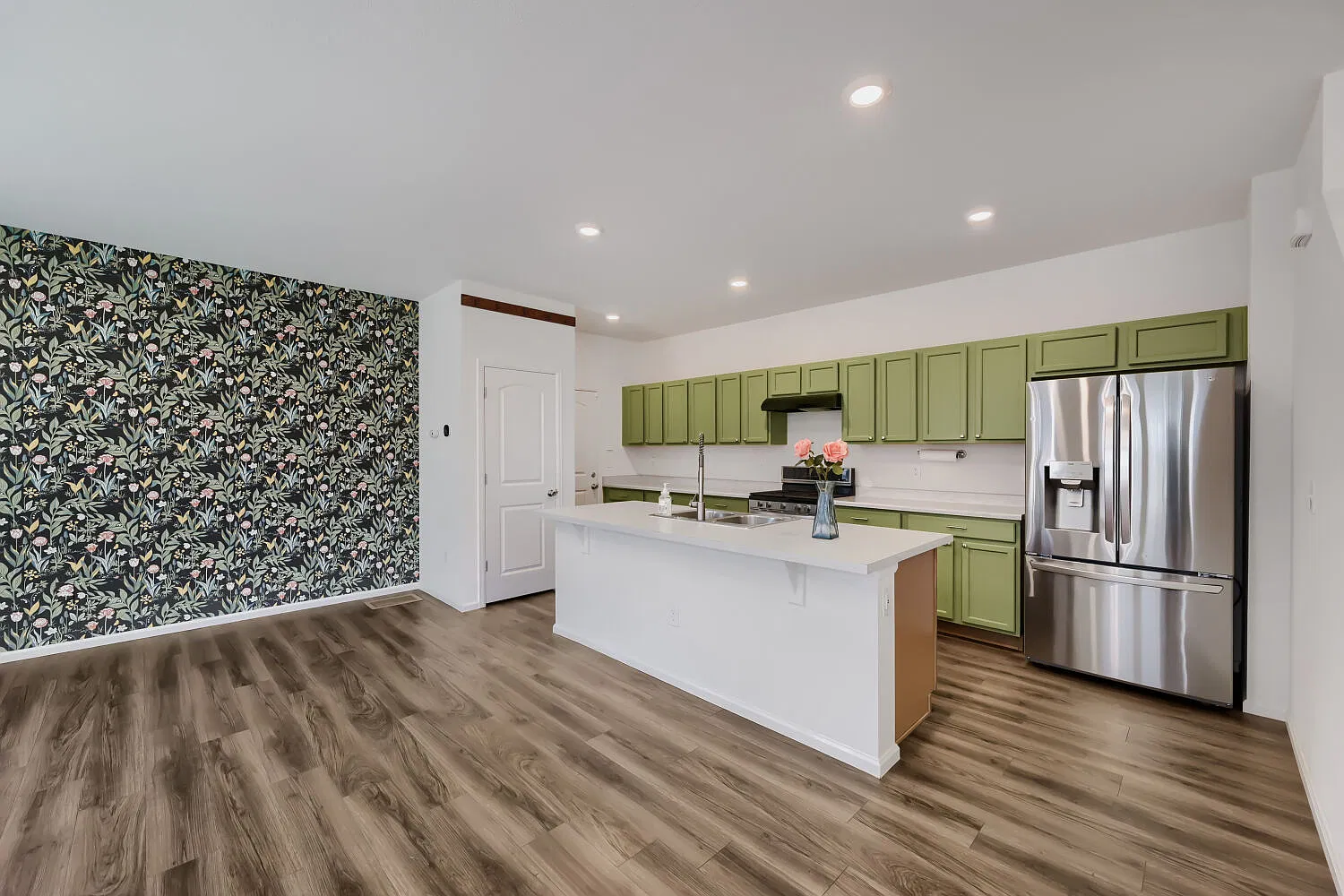 4 bed, 2759 sqft, $3,150 — Photo 4