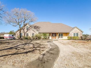 392 Fossil Rock Dr, Azle, TX 76020