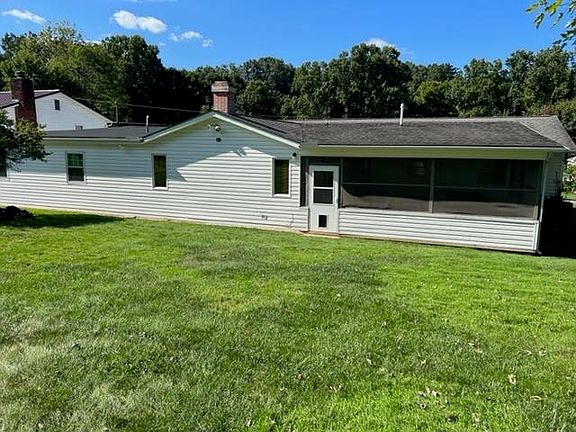 3rd image of 3316 Maywood Dr