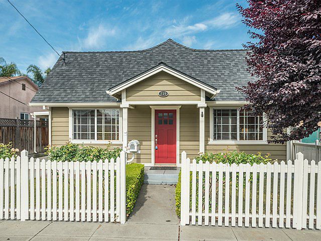 1st image of 219 Cleaves Ct